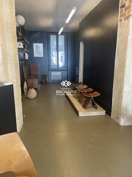 Local commercial dans Paris à louer - Photo de l’immeuble – Image 2 sur 4