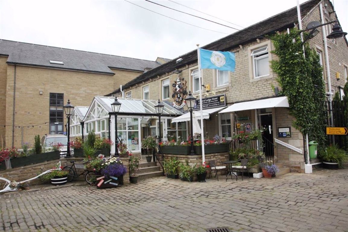 11-15 Beast Market, Huddersfield à louer Photo principale– Image 1 sur 3