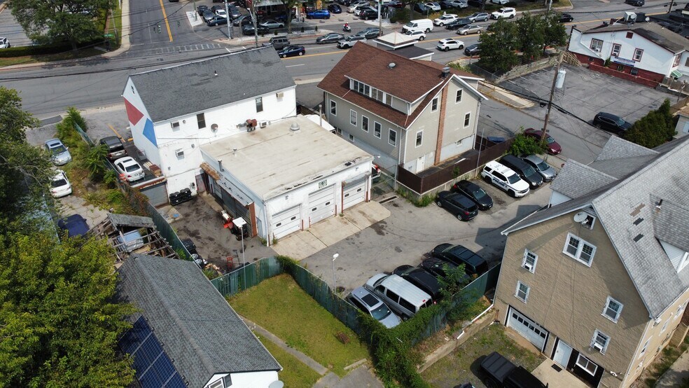 283-285 Tarrytown Rd, White Plains, NY à vendre - Photo de l’immeuble – Image 2 sur 4