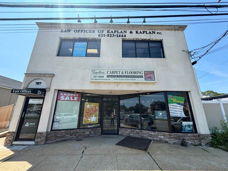 707 Walt Whitman Rd, Melville, NY à vendre - Photo de l’immeuble – Image 1 sur 9