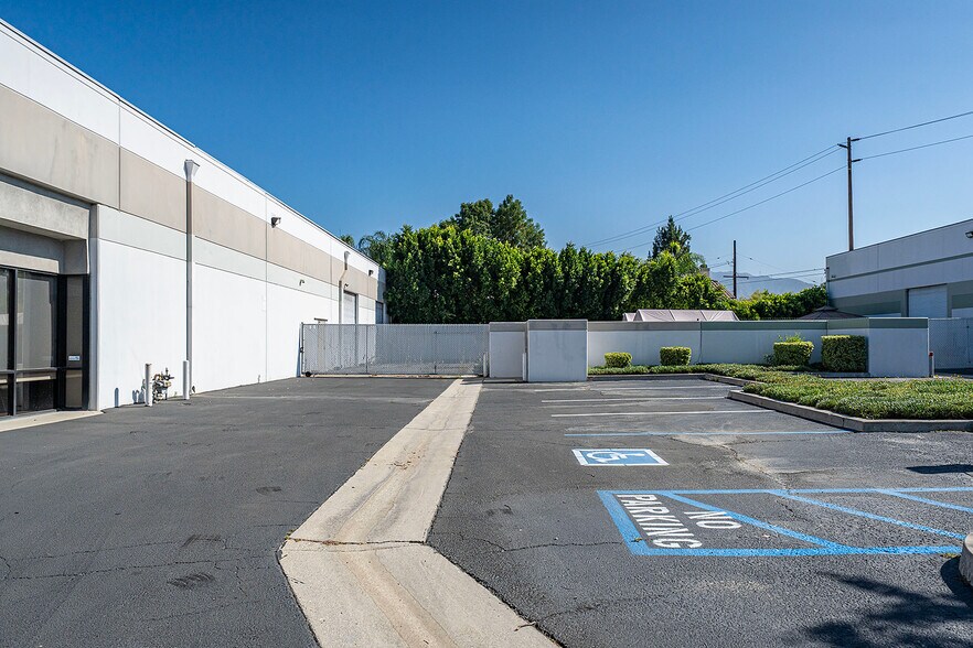 845 Meridian St, Duarte, CA à vendre - Photo de l’immeuble – Image 2 sur 20