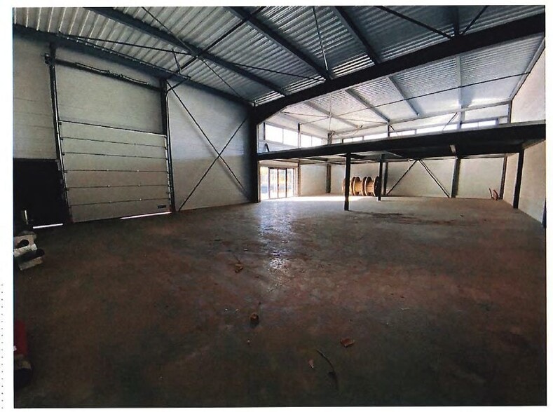 826 Rue Adrienne Bolland, Andrézieux-Bouthéon à louer - Photo de l’immeuble – Image 1 sur 5