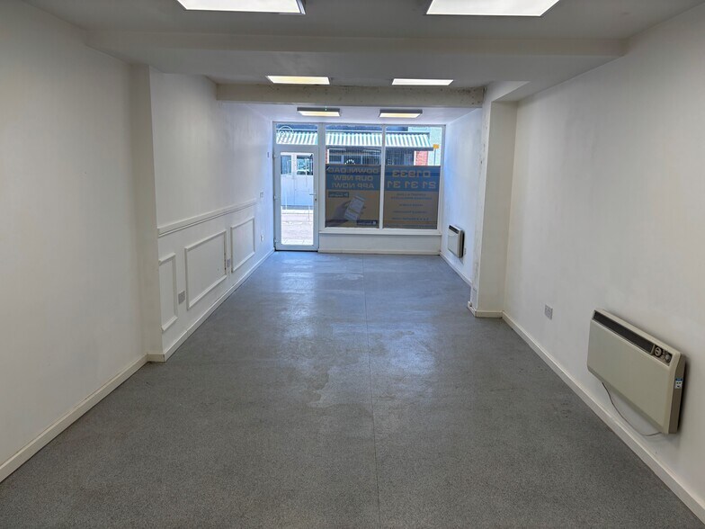 119A-B High St, Rushden à vendre - Photo de l’immeuble – Image 2 sur 5