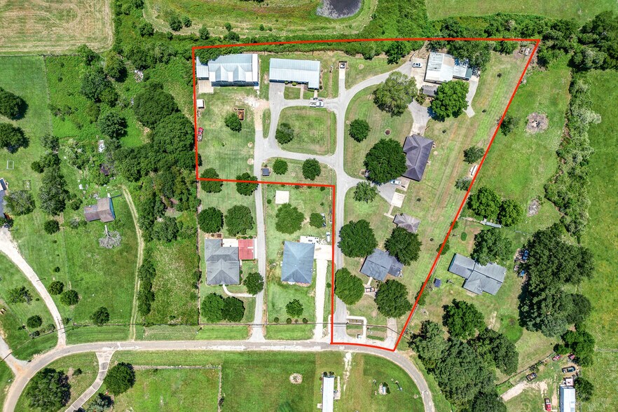 37557 Meadowview Dr, Hempstead, TX à vendre - Photo principale – Image 1 sur 95