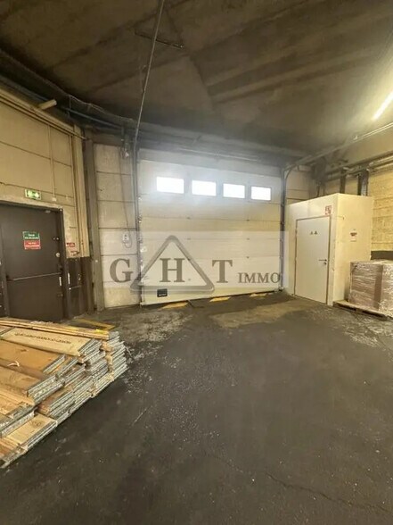 Industriel/Logistique dans Rosny-sous-Bois à louer - Photo de l’immeuble – Image 3 sur 6