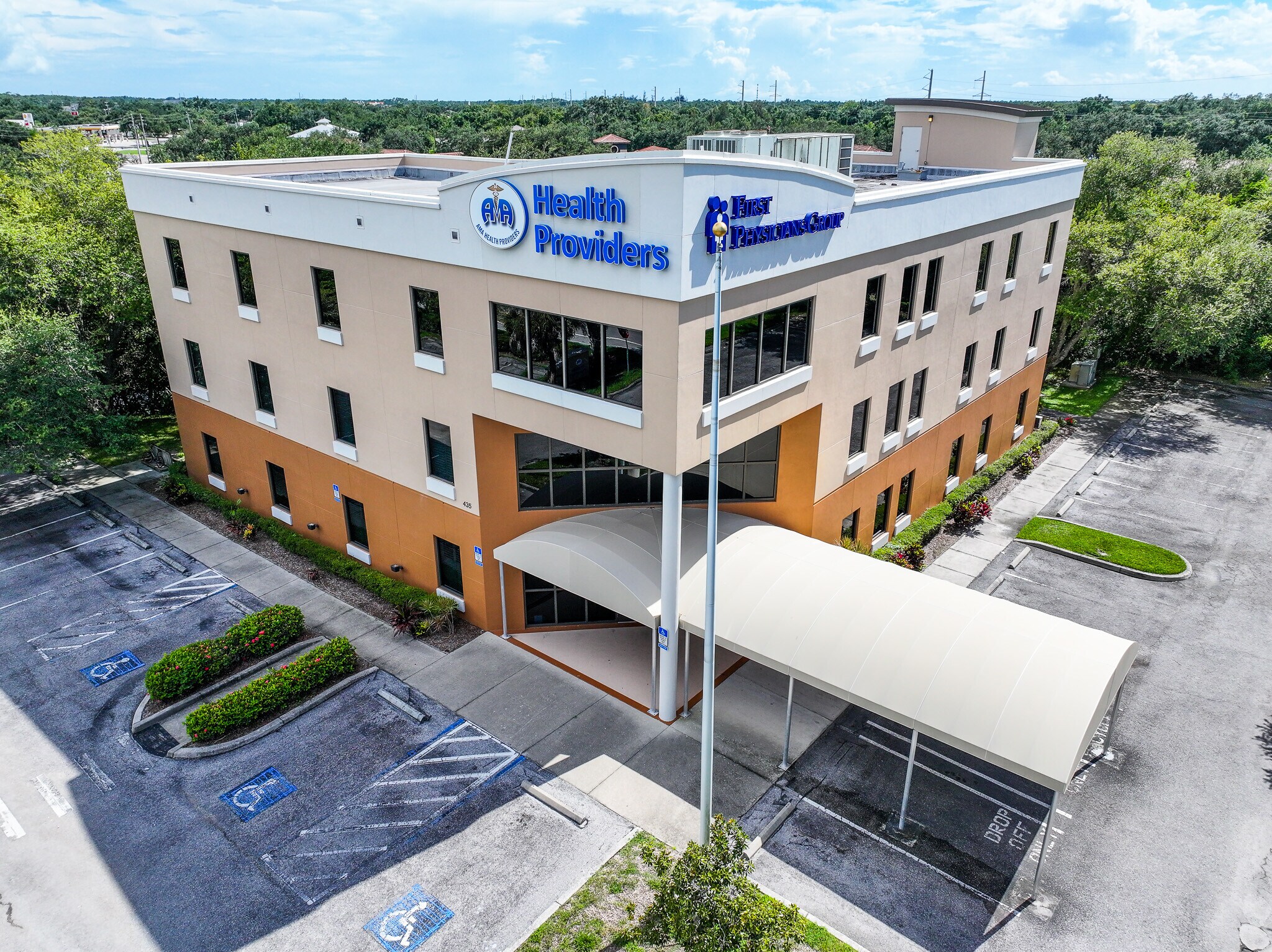 435 Commercial Ct, Venice, FL à louer Photo principale– Image 1 sur 5