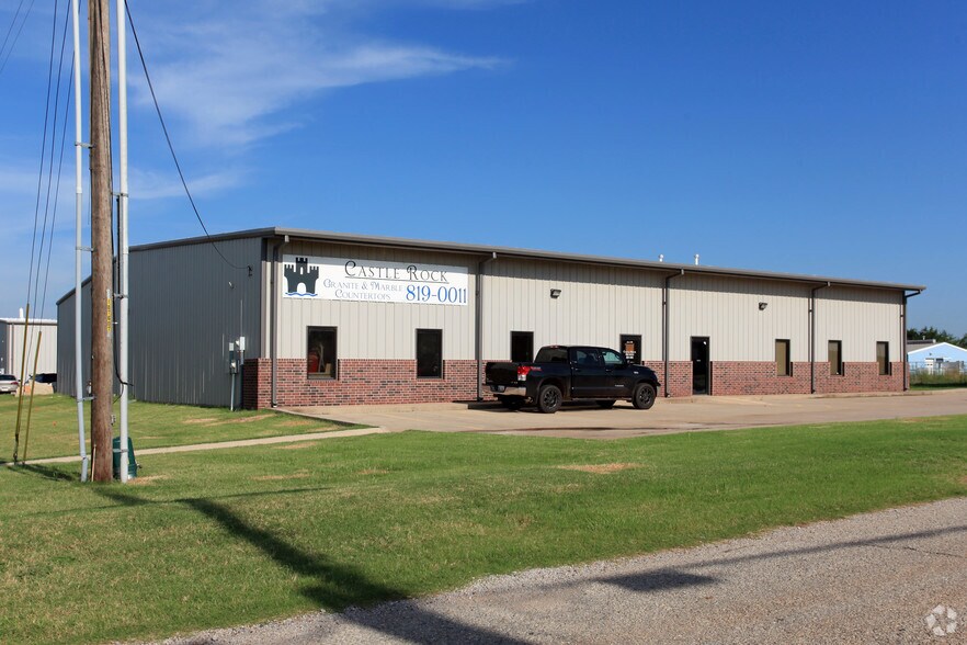 9625 N Robinson Ave, Oklahoma City, OK à louer - Photo de l’immeuble – Image 3 sur 3