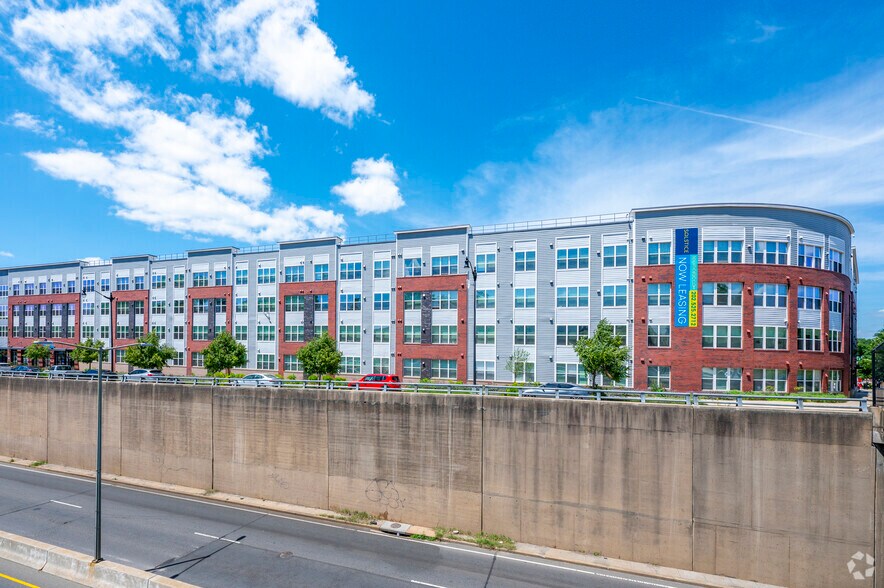 3534 E Capitol St NE, Washington, DC à louer - Photo de l’immeuble – Image 3 sur 22