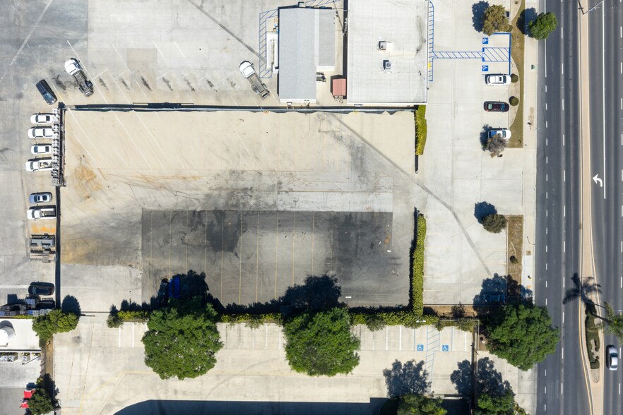 1025 S Rose Ave, Oxnard, CA à louer - Photo de l’immeuble – Image 2 sur 3