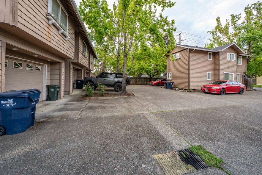124 S 63rd St, Springfield, OR à vendre - Photo de l’immeuble – Image 3 sur 10