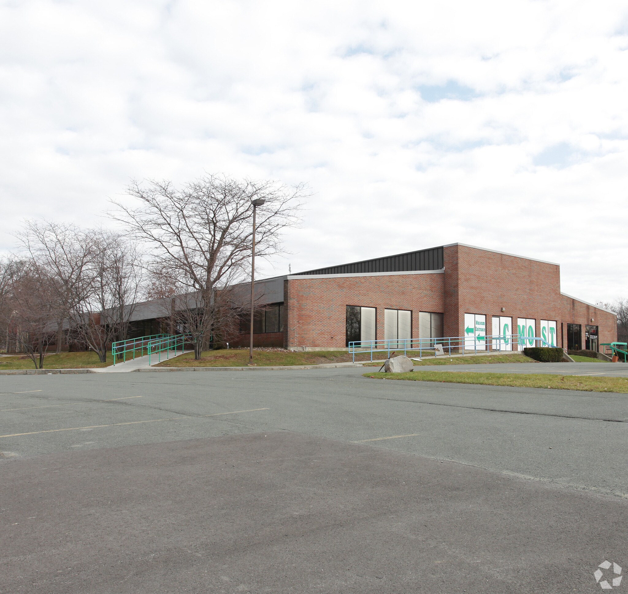250 Jordan Rd, Troy, NY à louer Photo principale– Image 1 sur 5
