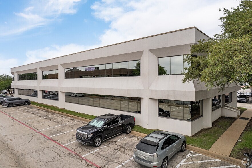 17110 N Dallas Pky, Dallas, TX à louer - Photo de l’immeuble – Image 3 sur 14