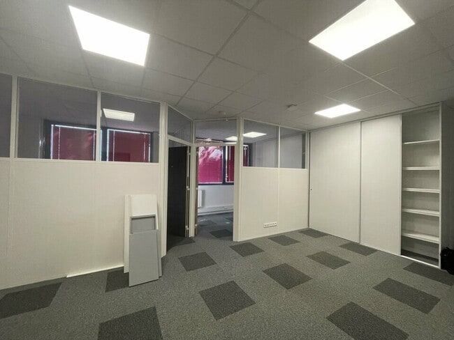 Plus de détails pour Bureau à louer