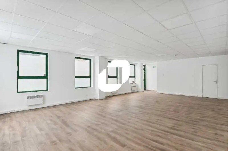 Bureau dans Viry-Châtillon à louer - Photo de l’immeuble – Image 2 sur 11