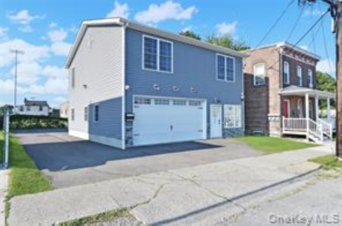 365 Ann St, Newburgh, NY à vendre Photo principale– Image 1 sur 21
