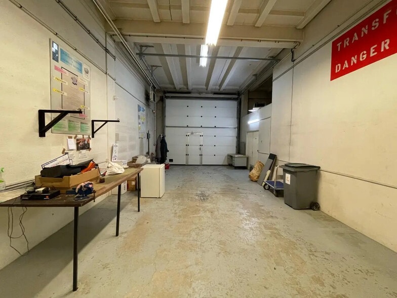 9 Chaussée Jules César, Osny à louer - Photo de l’immeuble – Image 1 sur 8