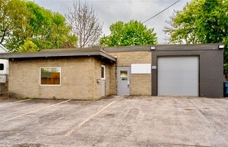 Plus de détails pour 965 Old Glass rd, Wallaceburg, ON - Local commercial à vendre