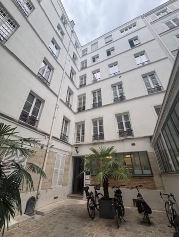 51 Rue Sainte-Anne, Paris à louer Photo de l’immeuble– Image 1 sur 1