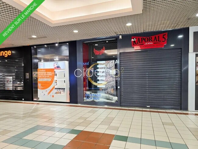 Plus de détails pour Local commercial à louer