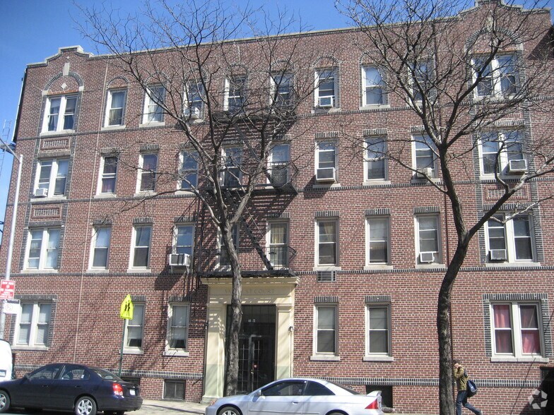 4473 21st St, Long Island City, NY à vendre - Photo principale – Image 1 sur 3