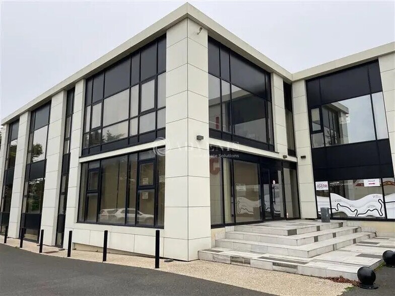 Bureau dans Saint-Jean-de-Braye à louer - Photo de l’immeuble – Image 1 sur 10