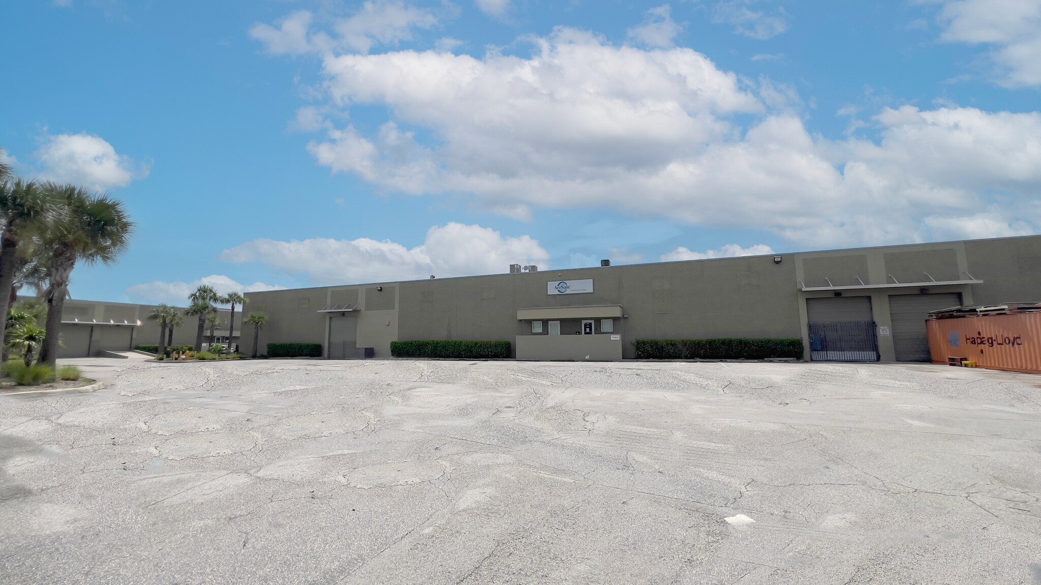 7860-7960 NW 76th Ave, Medley, FL à louer Photo de l’immeuble– Image 1 sur 4