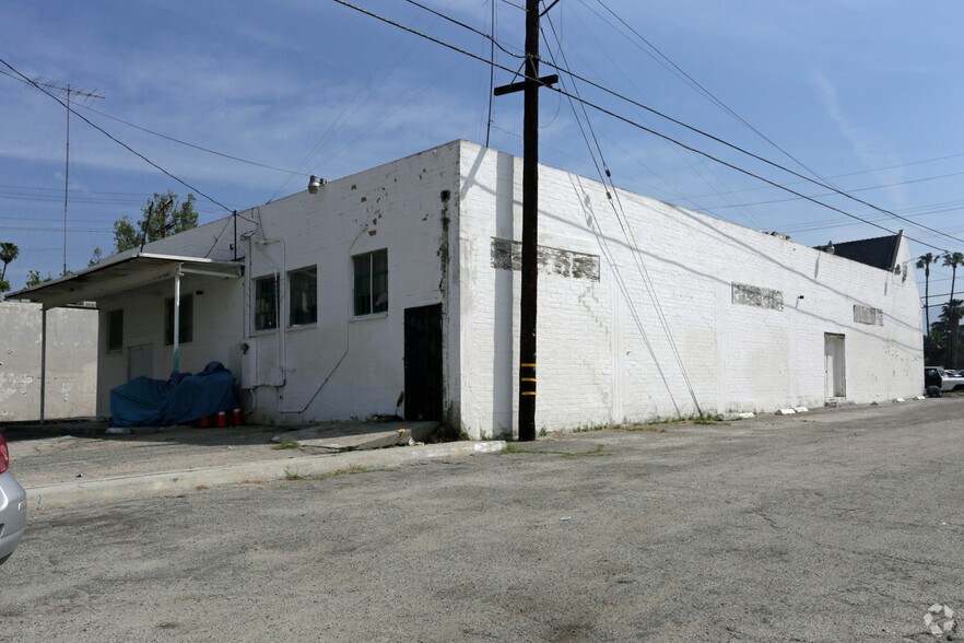 2260 N Arrowhead Ave, San Bernardino, CA à louer - Photo de l’immeuble – Image 3 sur 6