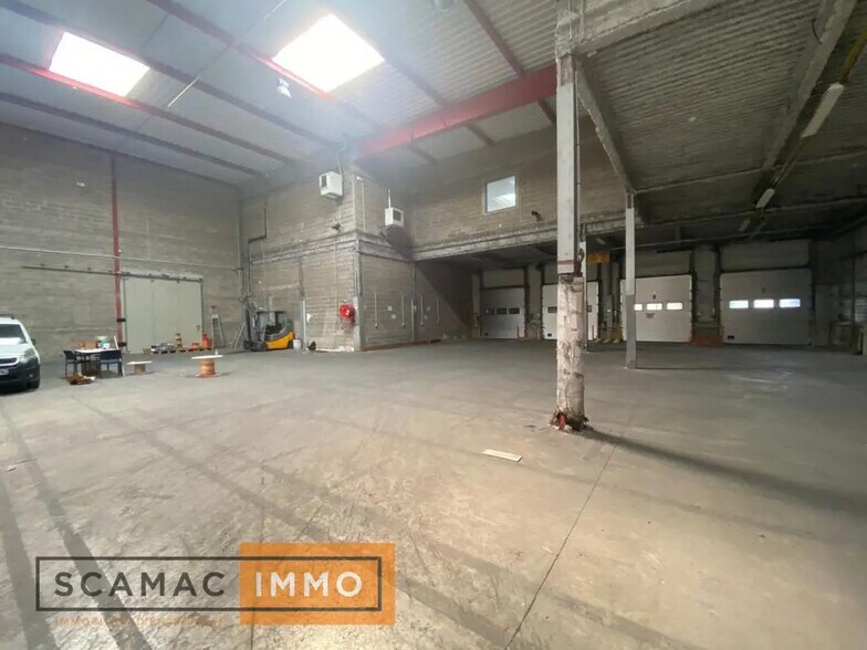 Industriel/Logistique dans Combs-la-Ville à louer - Photo de l’immeuble – Image 3 sur 8