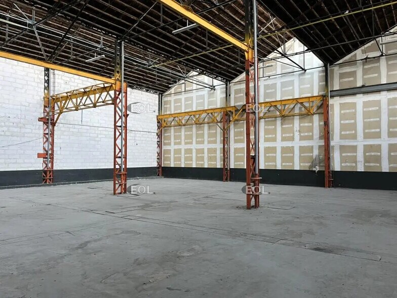 Local d’activités dans Villeneuve-la-Garenne à louer - Photo intérieure – Image 3 sur 6