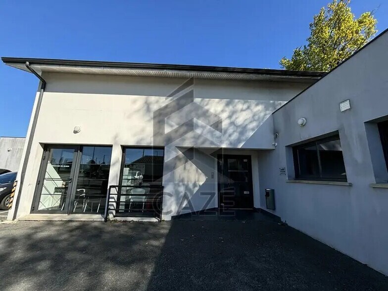 Bureau dans Fargues-Saint-Hilaire à vendre - Photo de l’immeuble – Image 3 sur 3