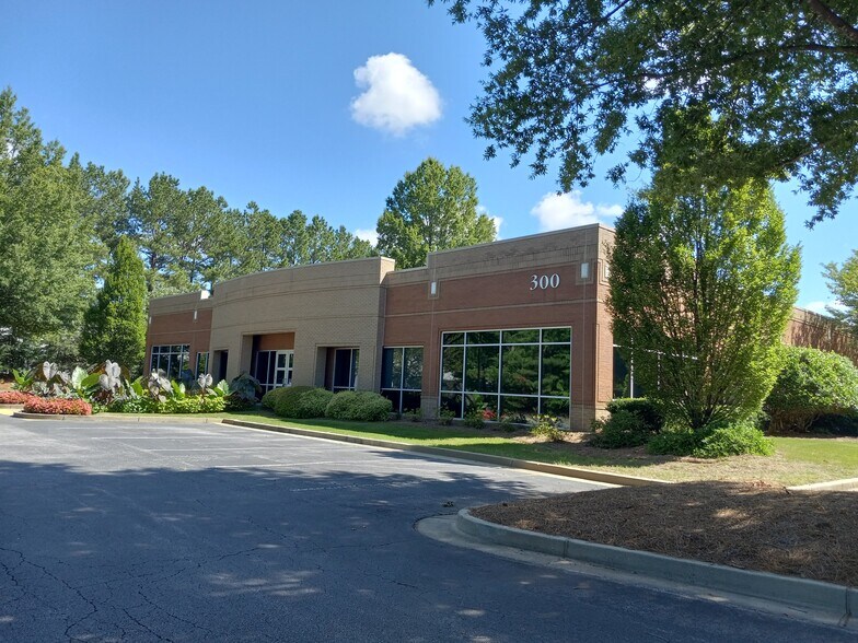 1255 Lakes Pky, Lawrenceville, GA à louer - Photo de l’immeuble – Image 2 sur 7