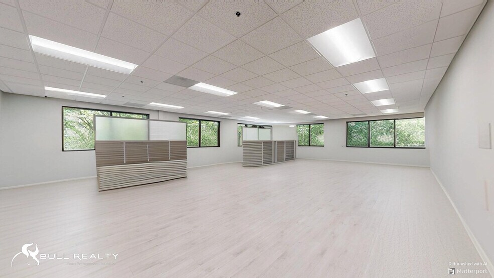 10680 Medlock Bridge Rd, Duluth, GA à louer - Photo de l’immeuble – Image 3 sur 11
