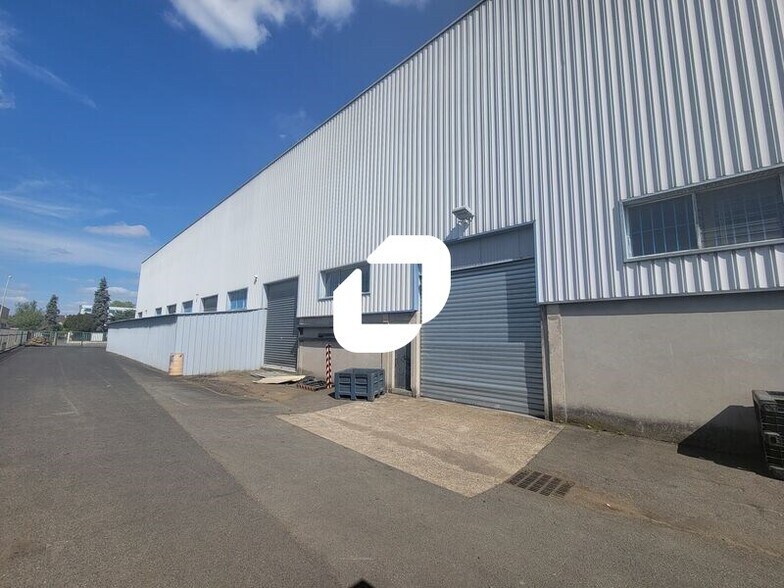 Local d’activités dans Brétigny-sur-Orge à louer - Photo de l’immeuble – Image 2 sur 14