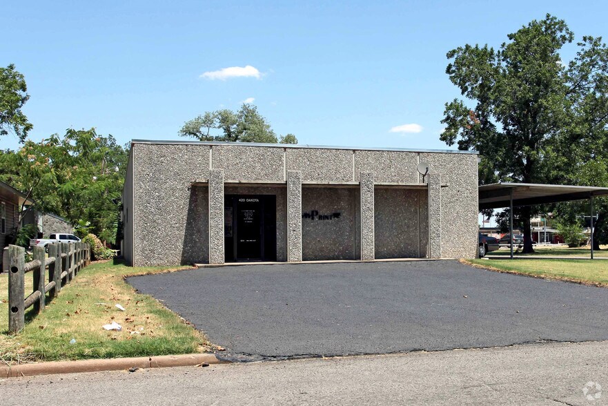 420 W Dakota Ave, Chickasha, OK à vendre - Photo de l’immeuble – Image 2 sur 2