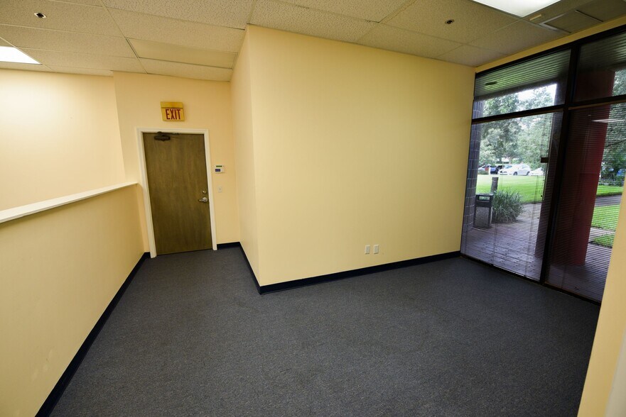 1209 Tech Blvd, Tampa, FL à louer - Photo de l’immeuble – Image 2 sur 41
