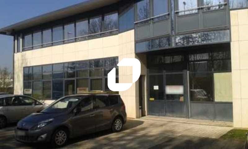 Local d’activités dans Trappes à louer - Photo de l’immeuble – Image 3 sur 4