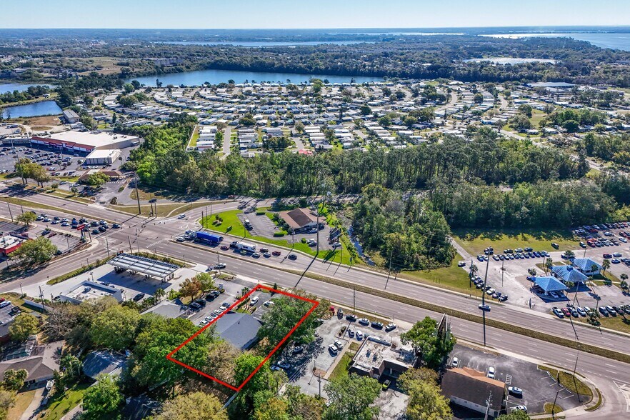205 E Burleigh Blvd, Tavares, FL à vendre - Photo de l’immeuble – Image 3 sur 35