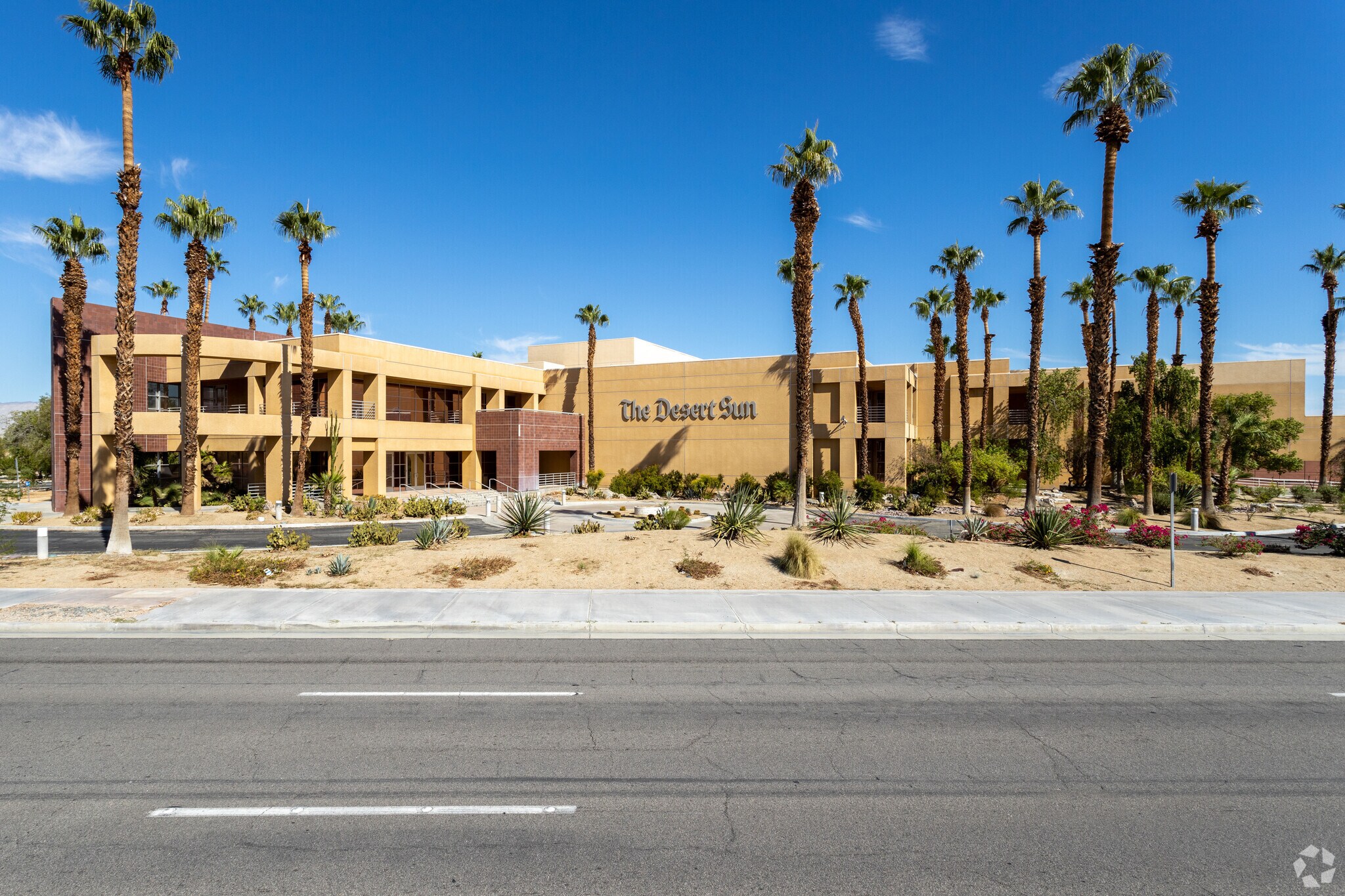 750 N Gene Autry Trl, Palm Springs, CA à louer Photo principale– Image 1 sur 29