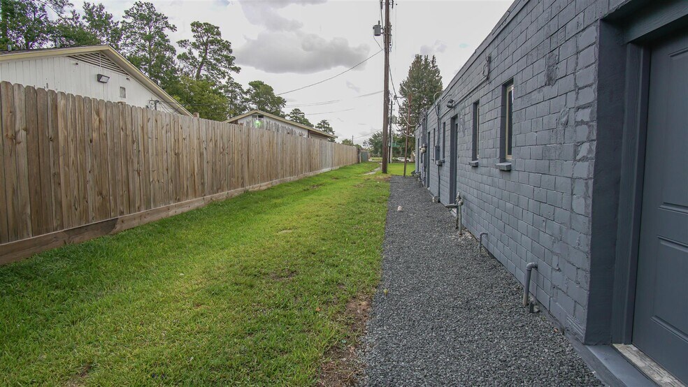 7103-7109 Langley Rd, Houston, TX à louer - Photo de l’immeuble – Image 2 sur 8