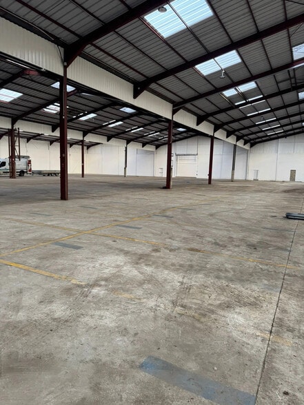 Bureau dans Le Mesnil-Amelot à louer - Photo intérieure – Image 3 sur 6