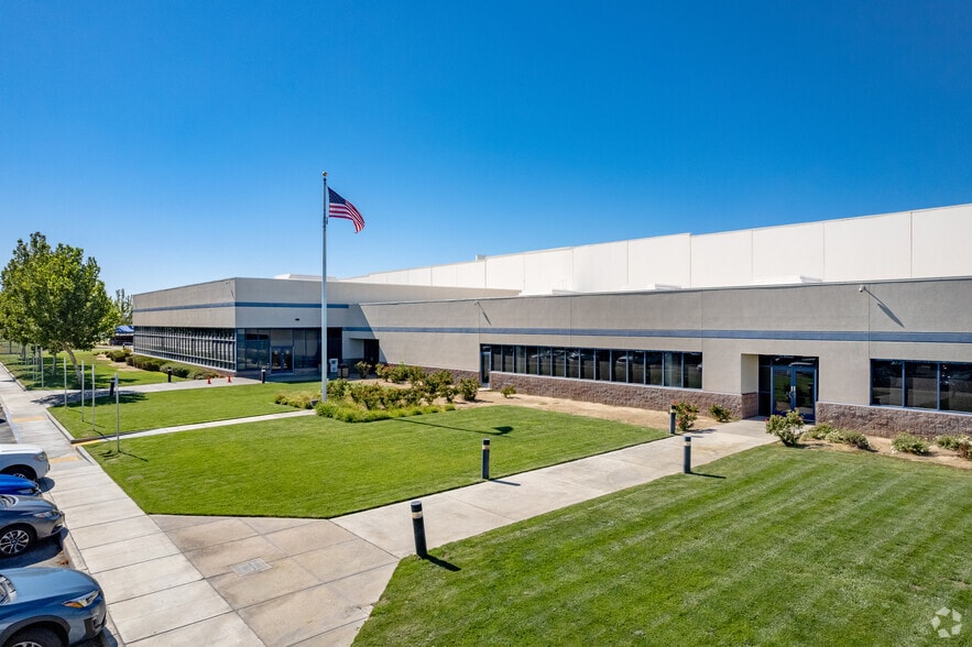 2801 W Avenue H, Lancaster, CA à louer - Photo principale – Image 1 sur 6