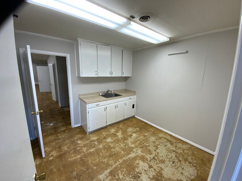 320 S Powell Ave, Dunn, NC à louer - Photo intérieure – Image 2 sur 10