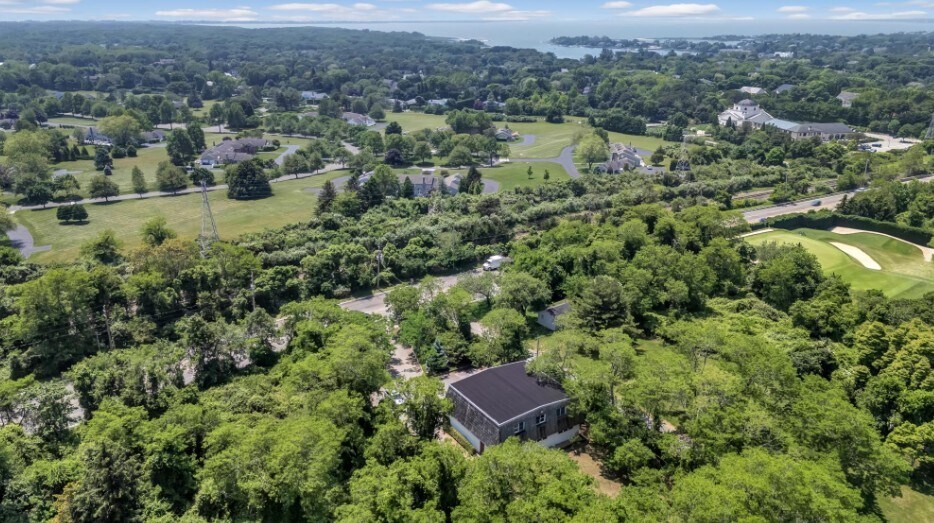 921 County Road 39, Southampton, NY à vendre - Aérien – Image 3 sur 18
