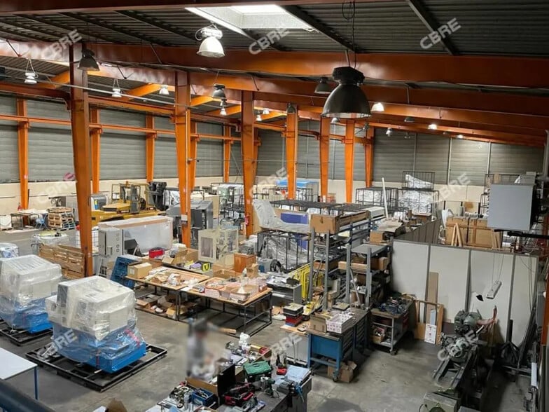 Local d'activités dans Morangis à vendre - Photo de l’immeuble – Image 2 sur 8