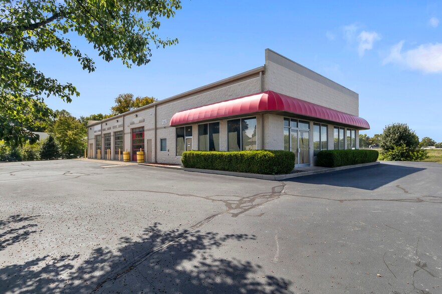 326 Western Blvd, Greenwood, IN à louer - Photo de l’immeuble – Image 3 sur 15