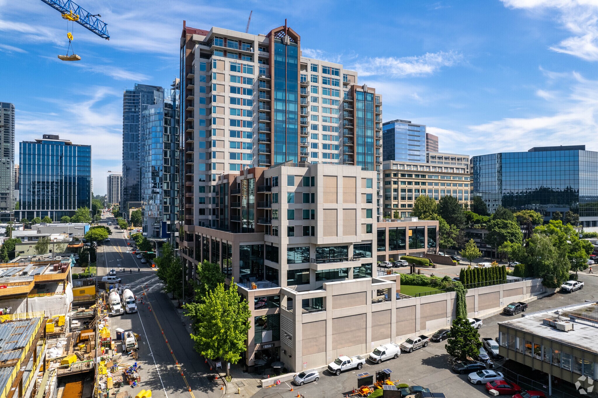 188 106th Ave NE, Bellevue, WA à louer Photo principale– Image 1 sur 15