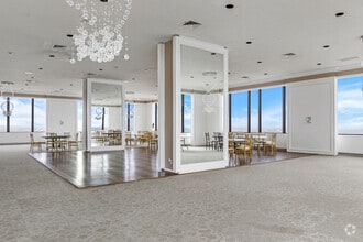 400 S Zang Blvd, Dallas, TX à louer Photo intérieure– Image 2 sur 6