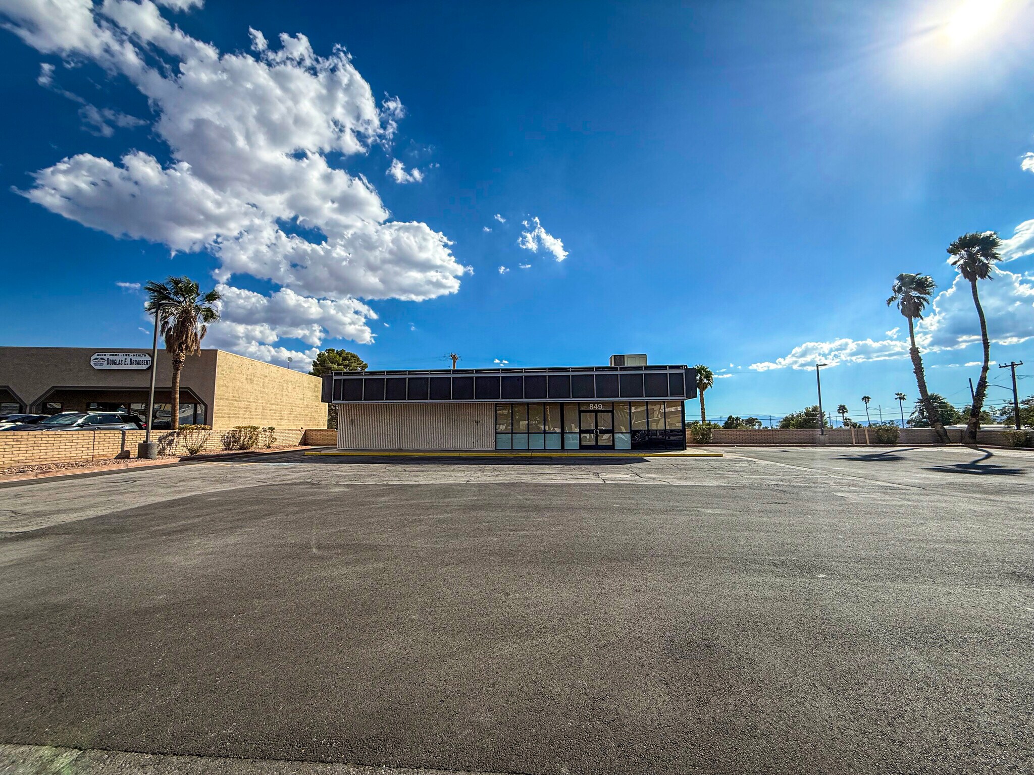 849 Nevada Way, Boulder City, NV à louer Photo principale– Image 1 sur 4