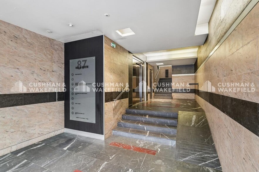 32 Rue De Ponthieu, Paris à louer - Hall d’entrée – Image 2 sur 32
