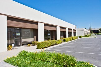Plus de détails pour 118 E Airport Dr, San Bernardino, CA - Local d'activités à louer